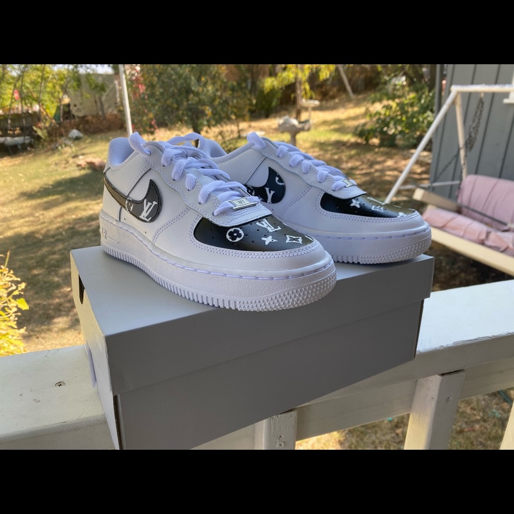 Nike Air Force 1 🖤